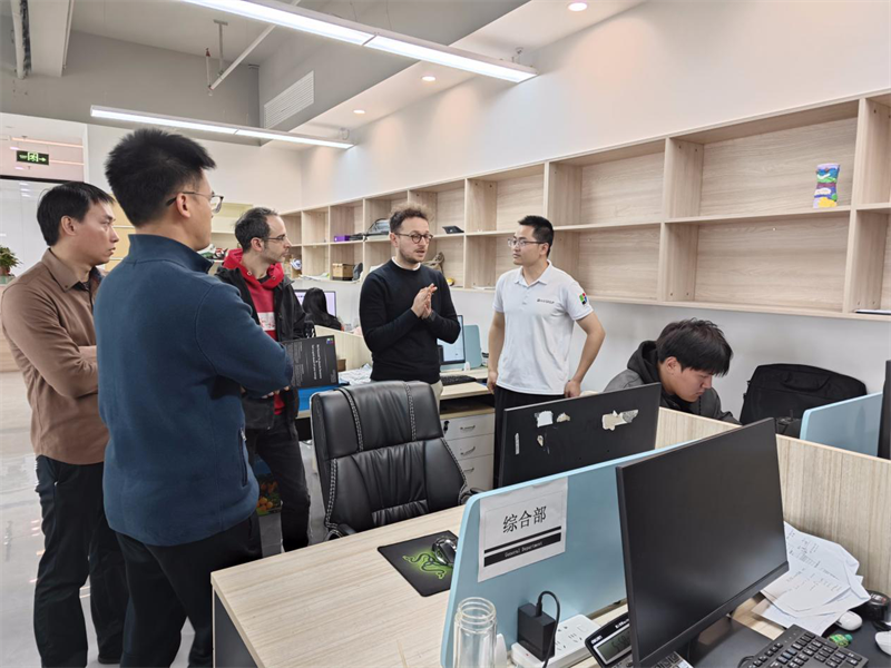 Vítá evropské partnery, aby navštívili skupinu Hi-Q!- Strategizace budoucnosti studeného ponoru v Evropě